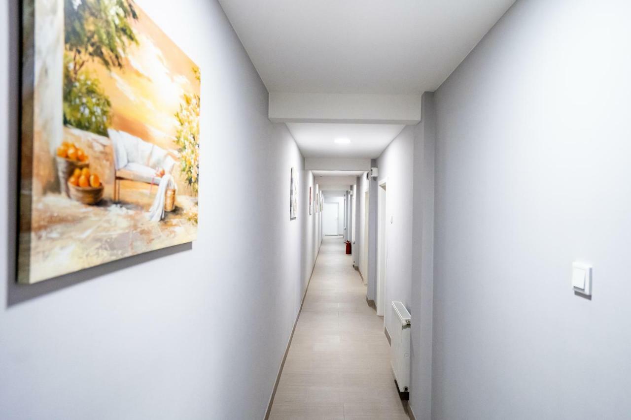Casa Blum Hotell Lugoj Exteriör bild