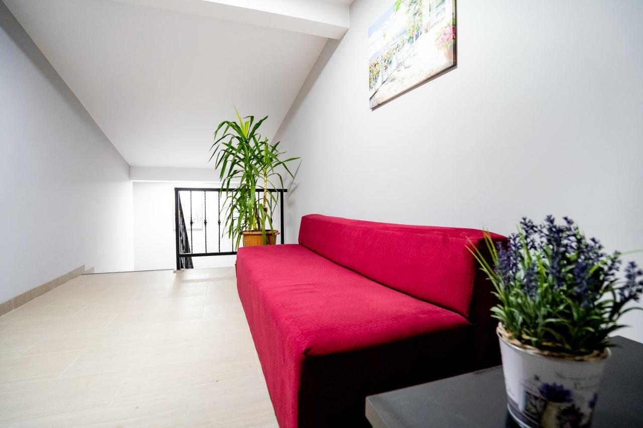 Casa Blum Hotell Lugoj Exteriör bild
